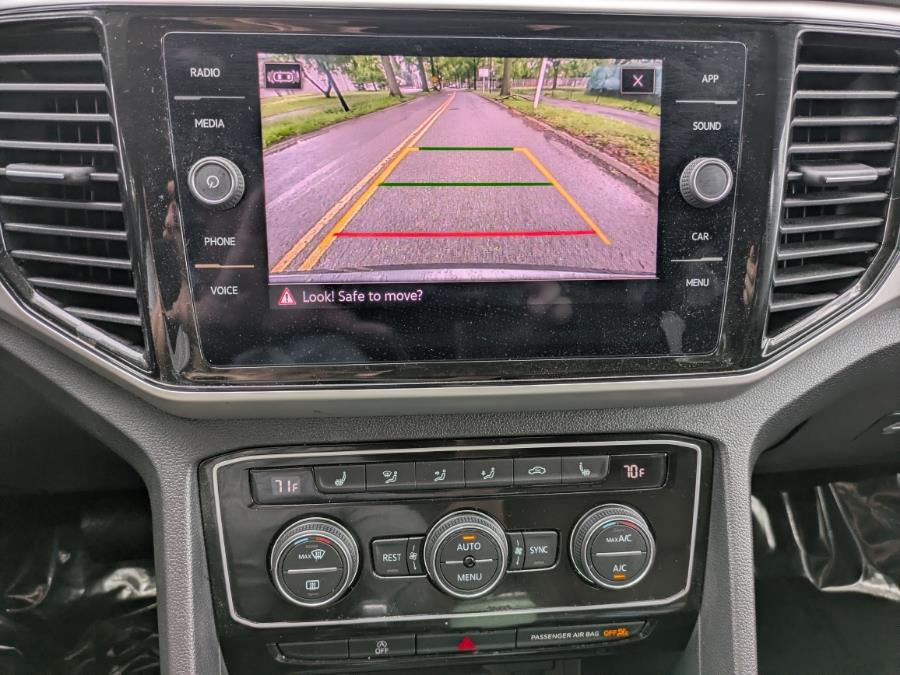 2023 Volkswagen Atlas 3.6L V6 SE w/Technology 4MOTIO photo