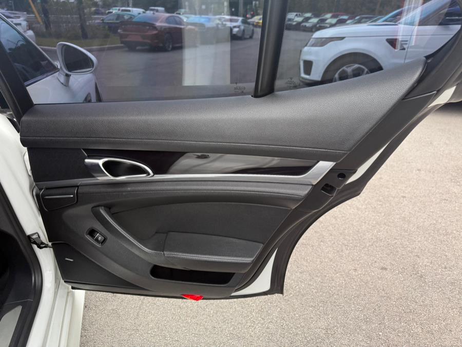 2013 Porsche Panamera 4S photo