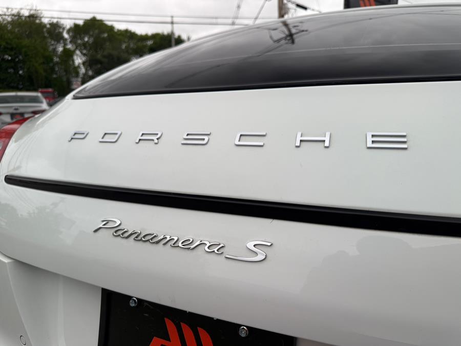 2013 Porsche Panamera 4S photo