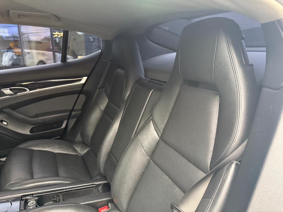 2013 Porsche Panamera 4S photo