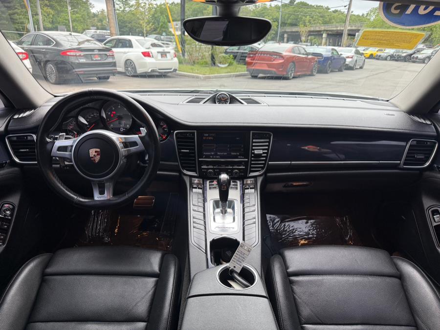 2013 Porsche Panamera 4S photo