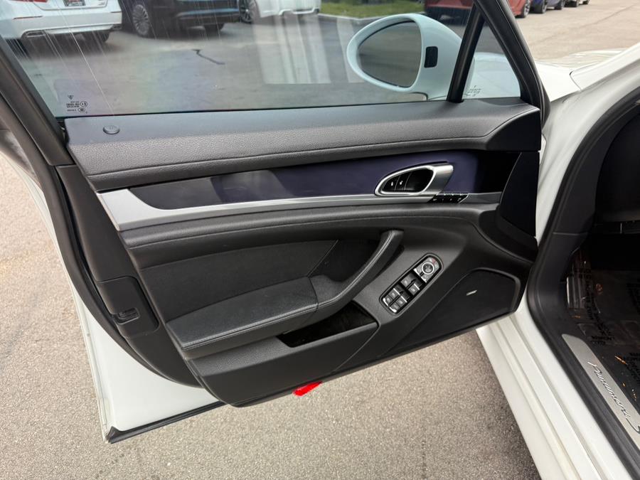 2013 Porsche Panamera 4S photo