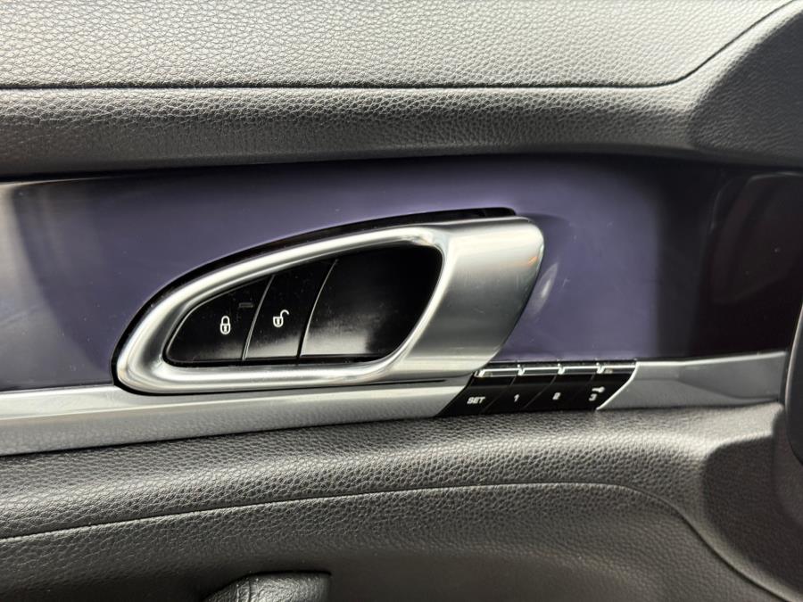 2013 Porsche Panamera 4S photo
