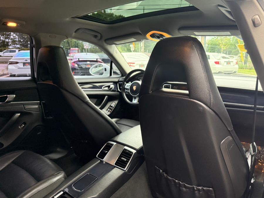 2013 Porsche Panamera 4S photo