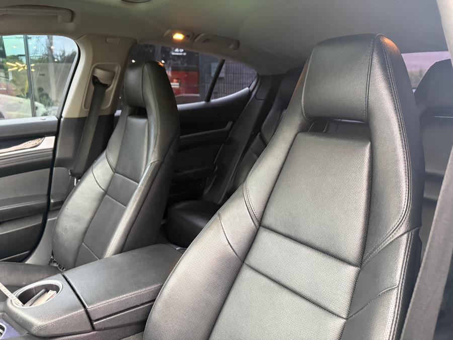 2013 Porsche Panamera 4S photo