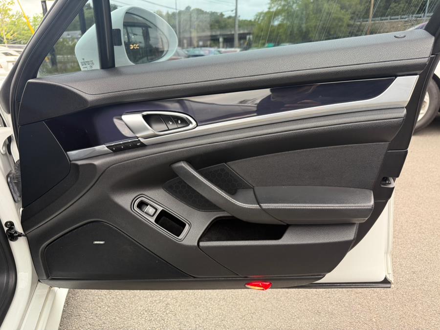 2013 Porsche Panamera 4S photo