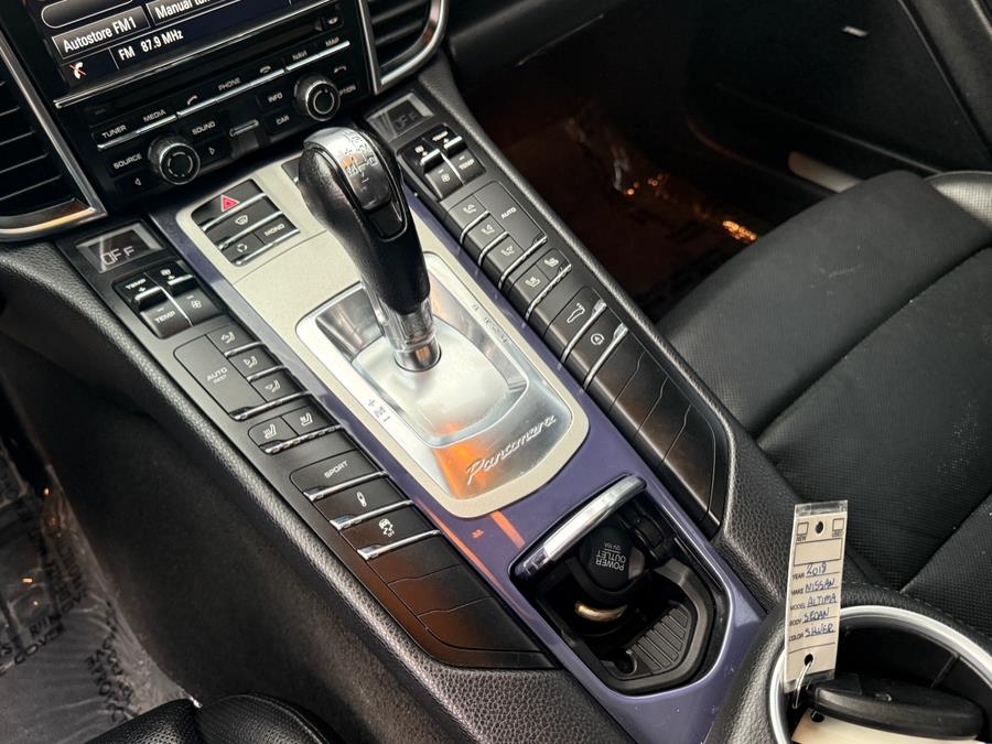 2013 Porsche Panamera 4S photo