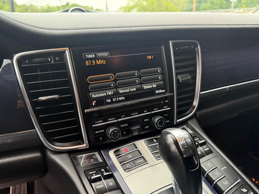 2013 Porsche Panamera 4S photo
