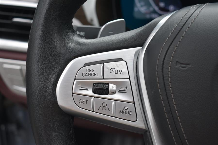 2022 BMW 7-Series 750i xDrive photo