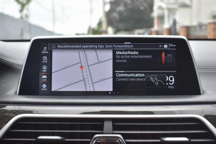 2022 BMW 7-Series 750i xDrive photo
