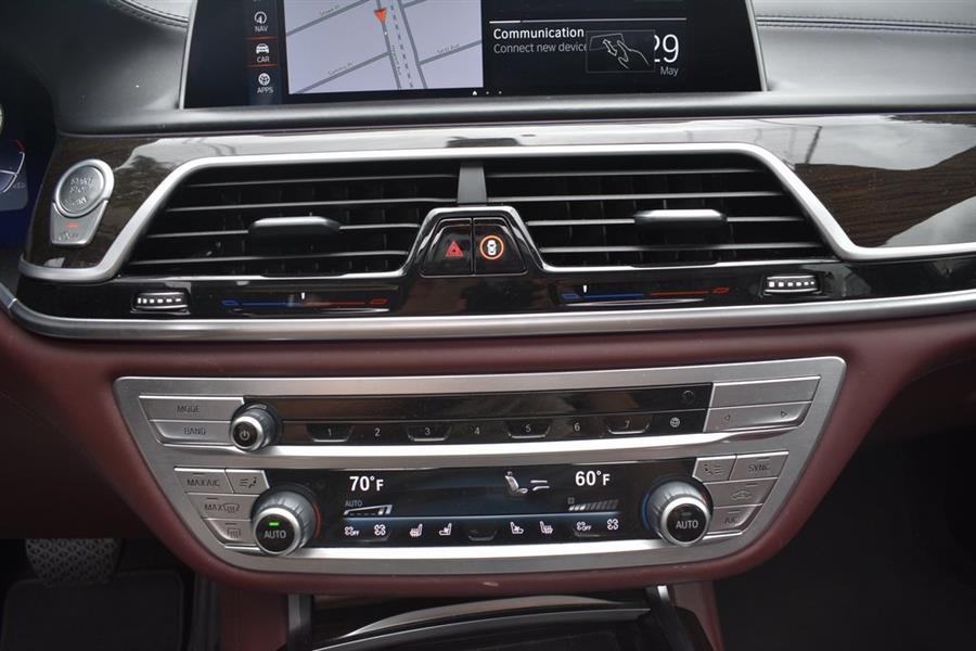 2022 BMW 7-Series 750i xDrive photo