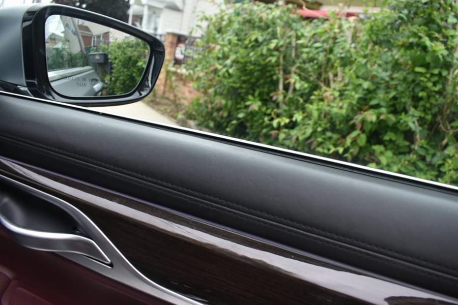 2022 BMW 7-Series 750i xDrive photo