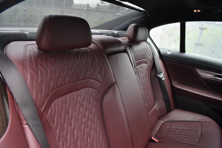 2022 BMW 7-Series 750i xDrive photo