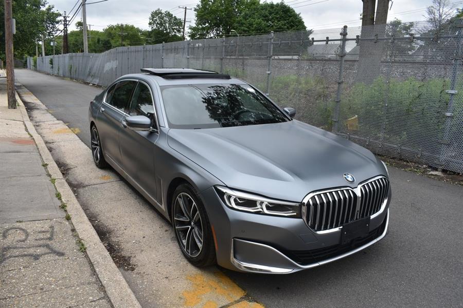 2022 BMW 7-Series 750i xDrive photo