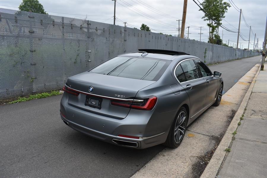 2022 BMW 7-Series 750i xDrive photo