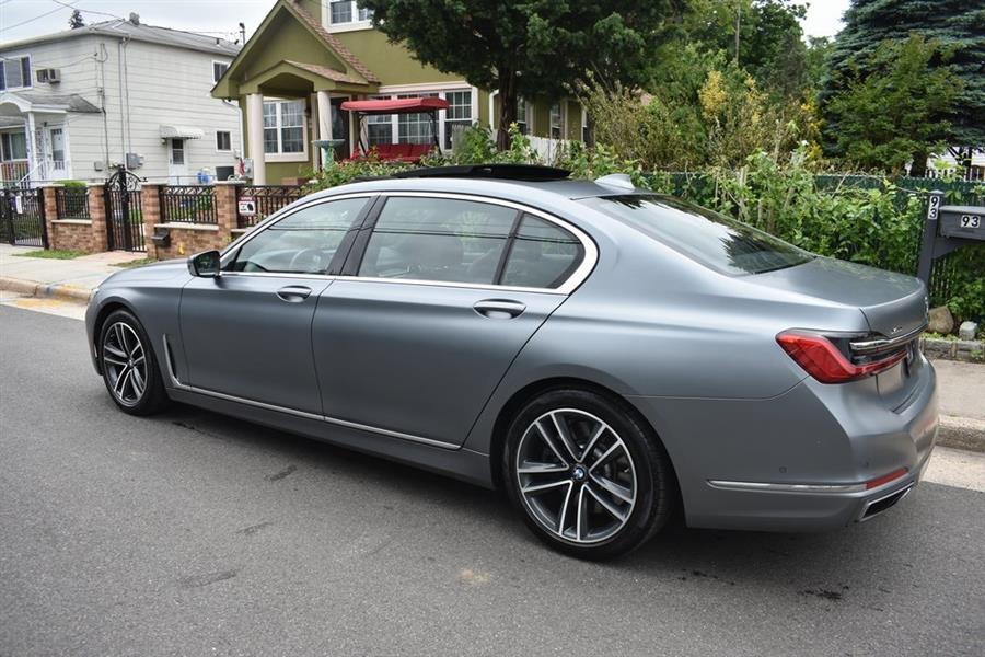 2022 BMW 7-Series 750i xDrive photo