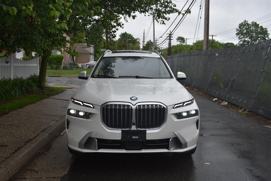 2024 BMW X7 xDrive40i photo