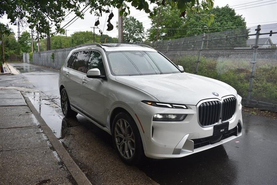 2024 BMW X7 xDrive40i photo