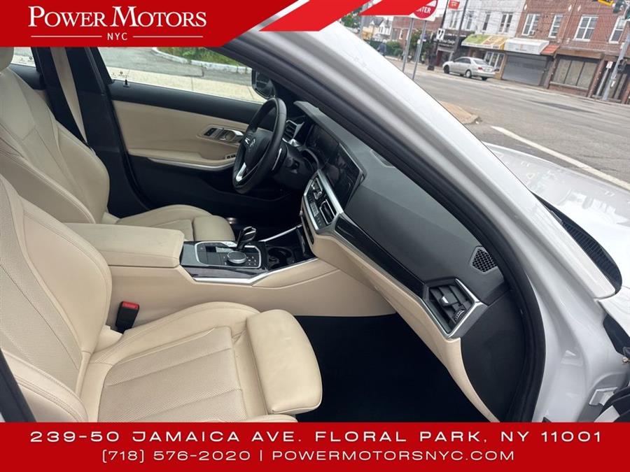 2022 BMW 3-Series 330e xDrive photo