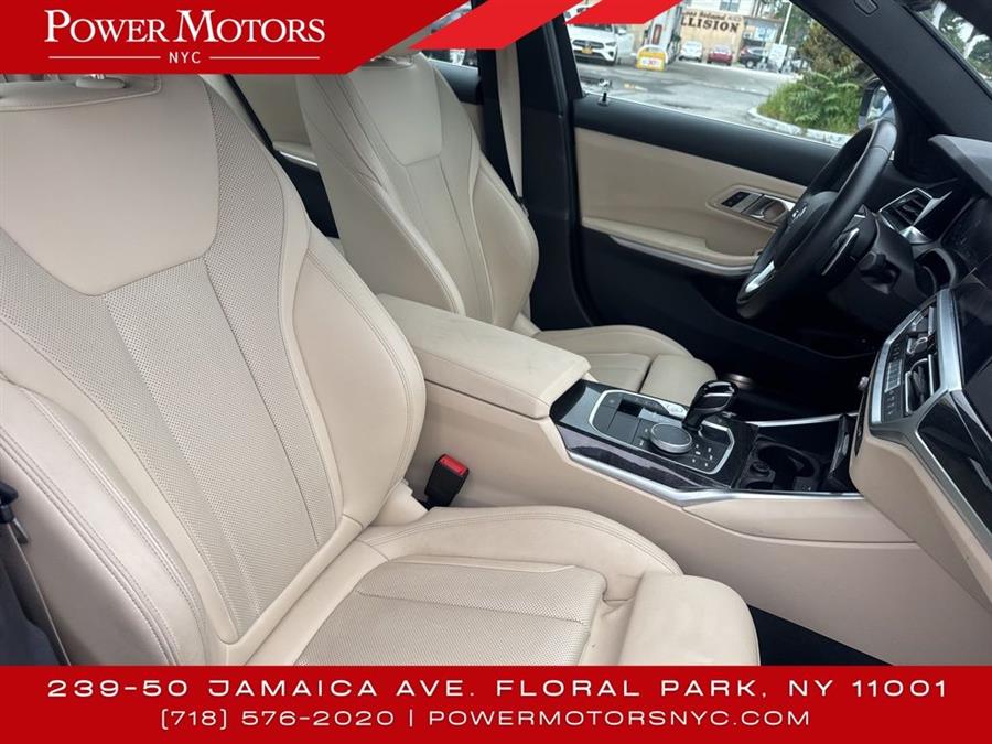 2022 BMW 3-Series 330e xDrive photo