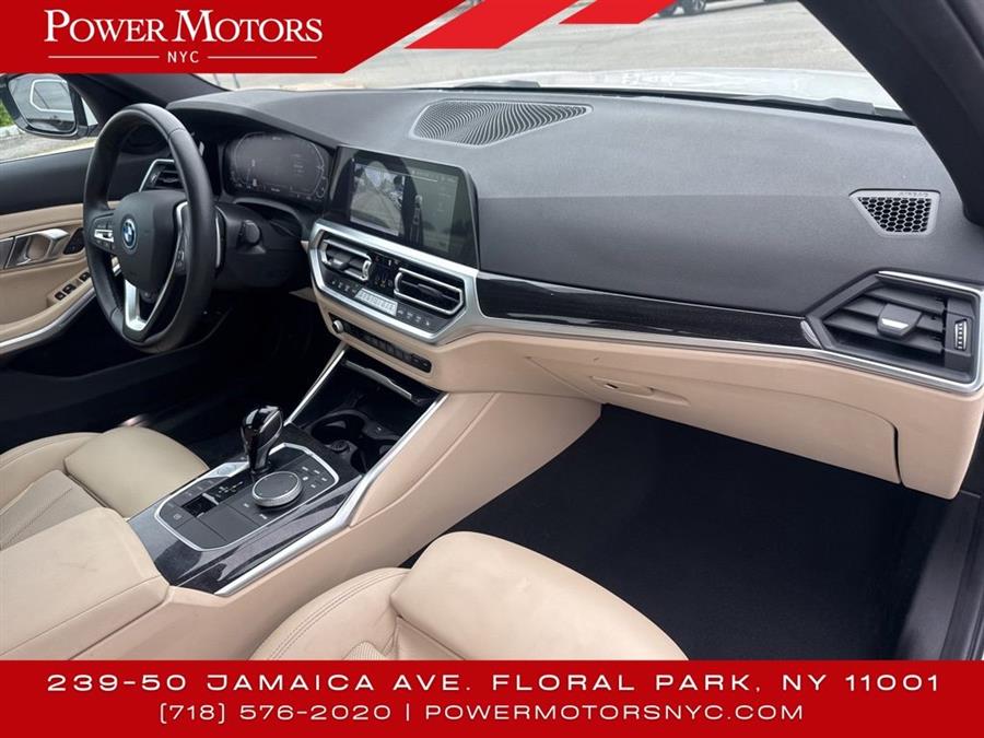 2022 BMW 3-Series 330e xDrive photo