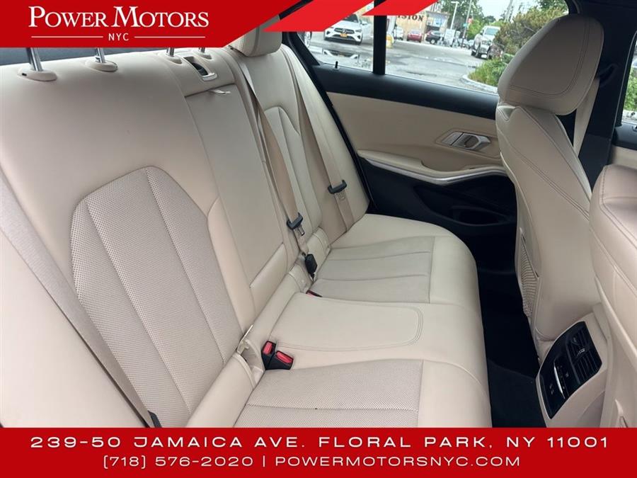 2022 BMW 3-Series 330e xDrive photo