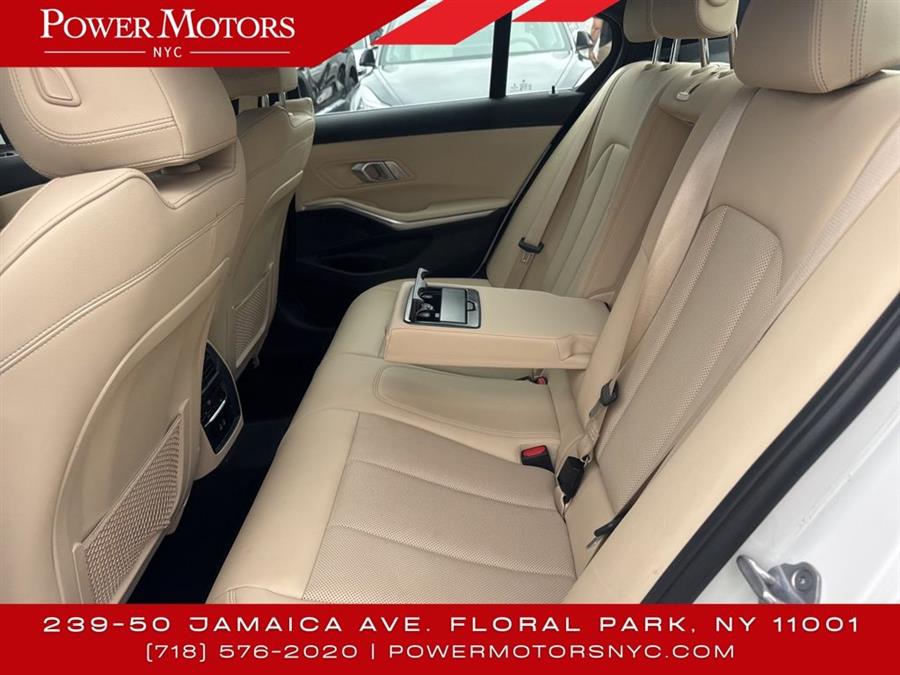 2022 BMW 3-Series 330e xDrive photo