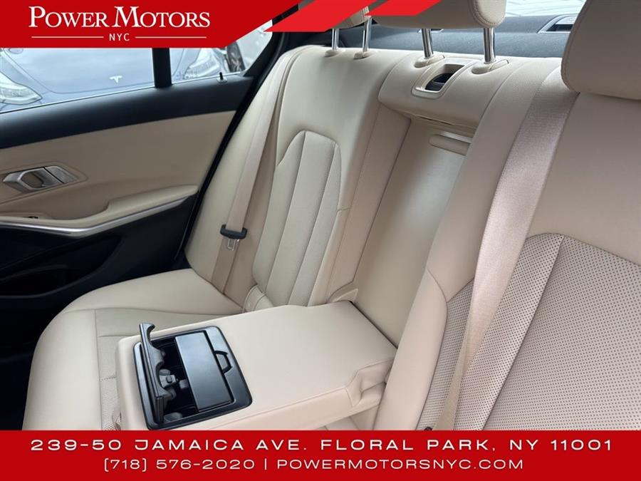 2022 BMW 3-Series 330e xDrive photo