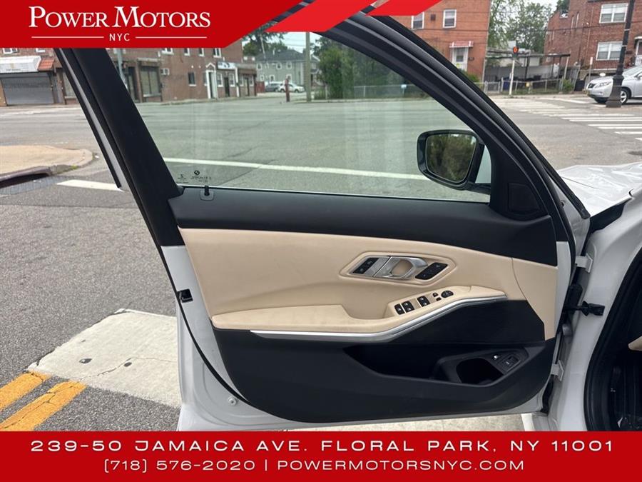 2022 BMW 3-Series 330e xDrive photo