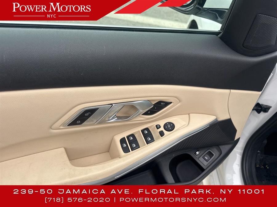 2022 BMW 3-Series 330e xDrive photo