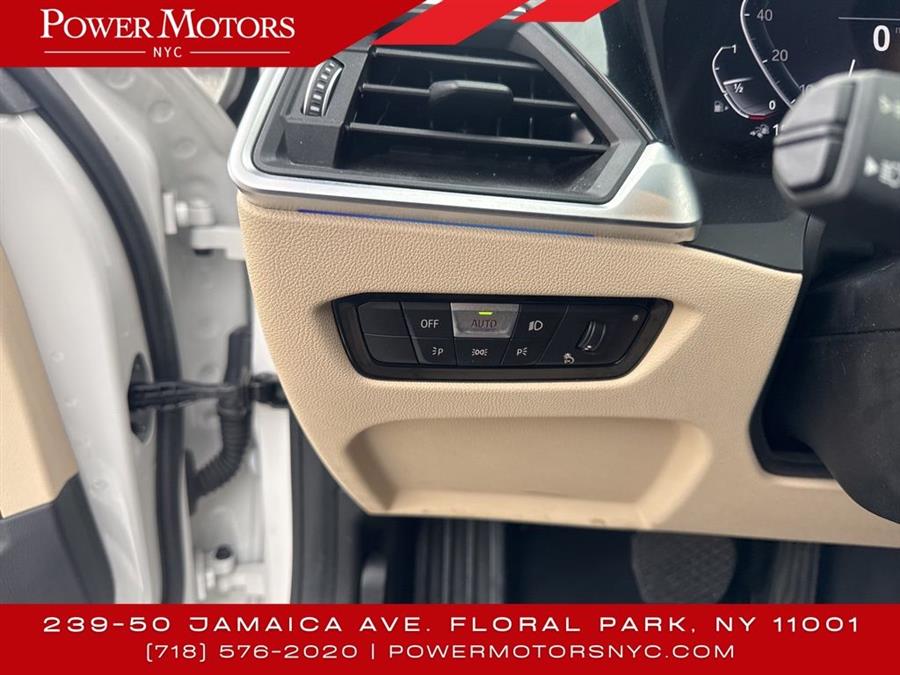 2022 BMW 3-Series 330e xDrive photo