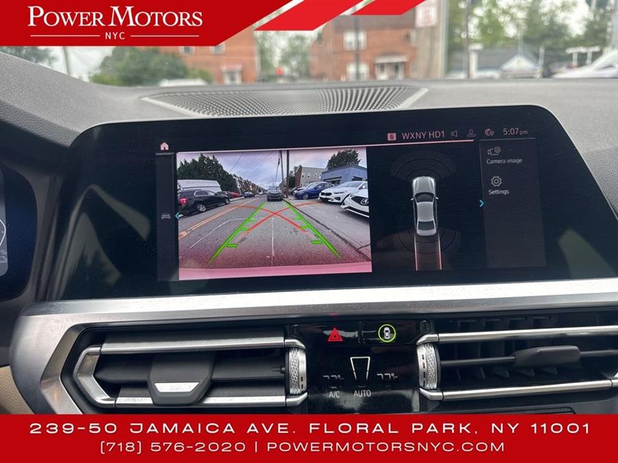 2022 BMW 3-Series 330e xDrive photo