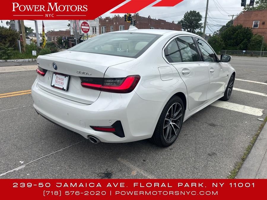 2022 BMW 3-Series 330e xDrive photo
