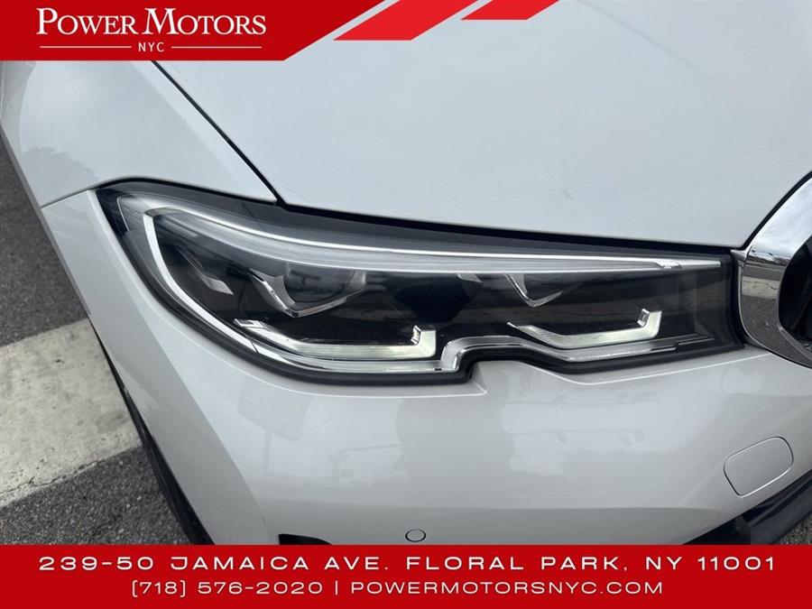 2022 BMW 3-Series 330e xDrive photo
