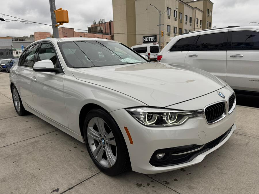 2018 BMW 3-Series 330i xDrive Sedan photo