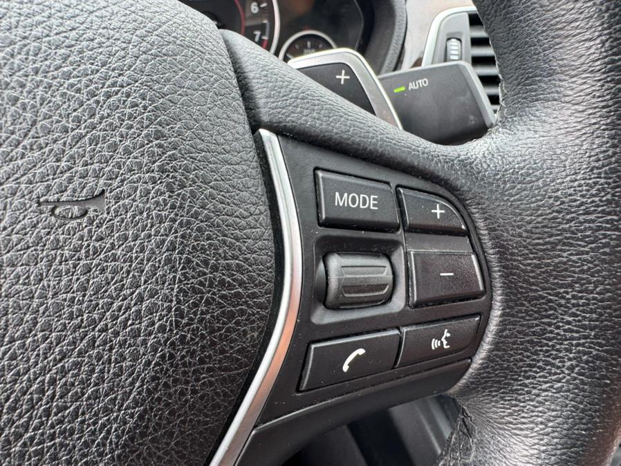 2018 BMW 3-Series 330i xDrive Sedan photo