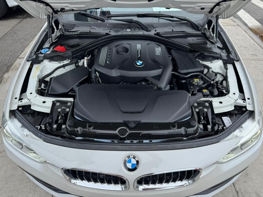 2018 BMW 3-Series 330i xDrive Sedan photo