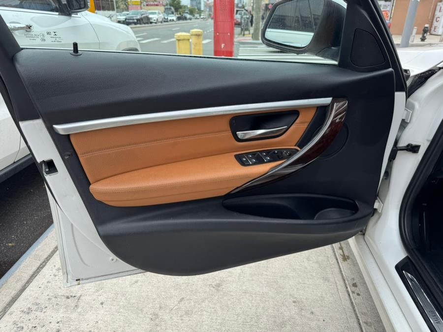 2018 BMW 3-Series 330i xDrive Sedan photo