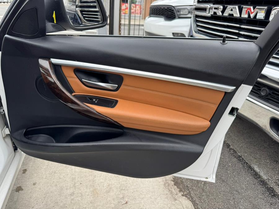 2018 BMW 3-Series 330i xDrive Sedan photo