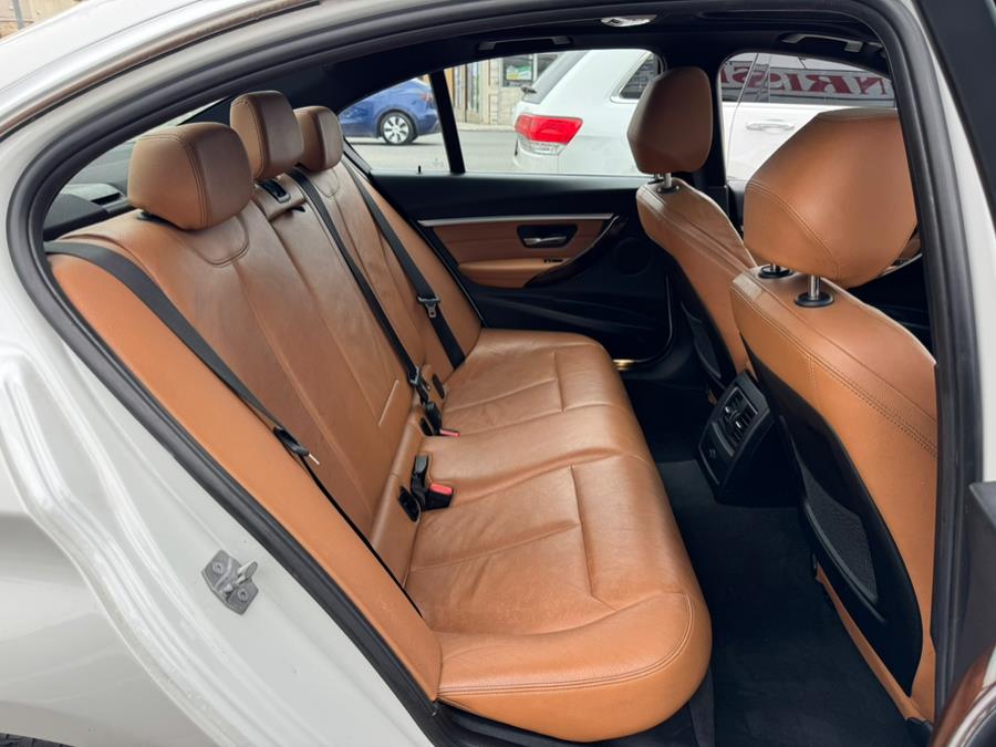 2018 BMW 3-Series 330i xDrive Sedan photo