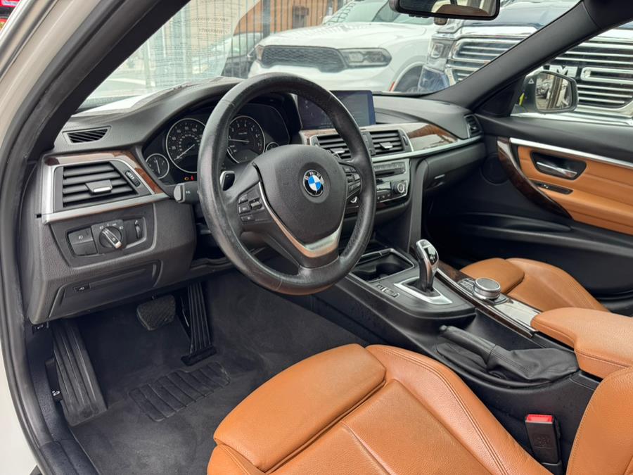 2018 BMW 3-Series 330i xDrive Sedan photo