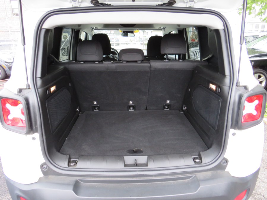 2015 Jeep Renegade 4WD 4dr Latitude photo