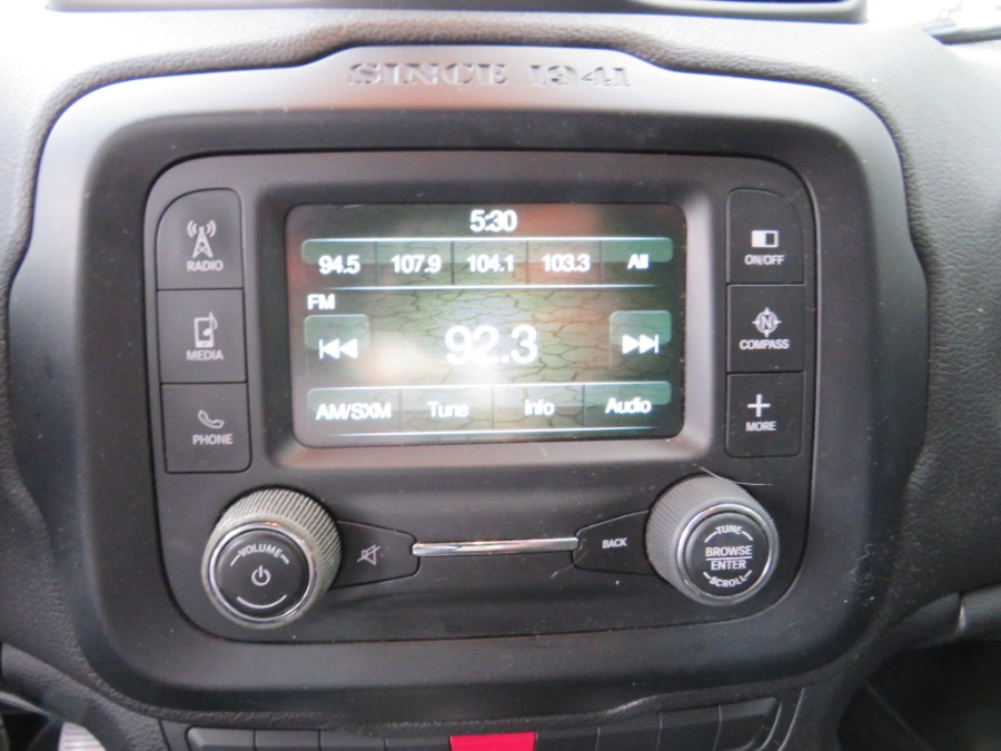 2015 Jeep Renegade 4WD 4dr Latitude photo