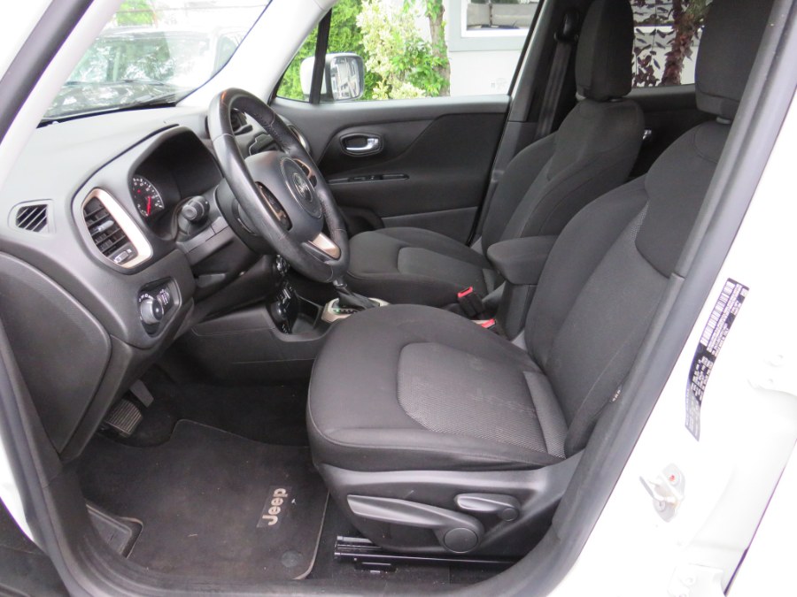2015 Jeep Renegade 4WD 4dr Latitude photo