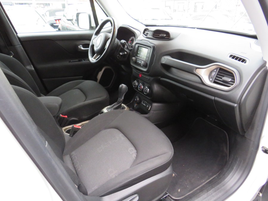 2015 Jeep Renegade 4WD 4dr Latitude photo