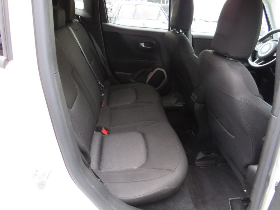 2015 Jeep Renegade 4WD 4dr Latitude photo