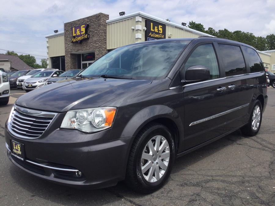2016 Chrysler Town & Country 4dr Wgn Touring photo