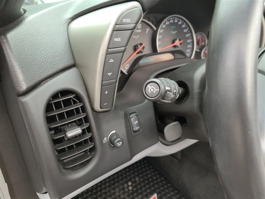 2005 Chevrolet Corvette photo