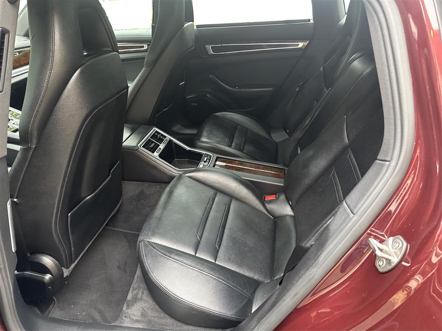 2018 Porsche Panamera 4 AWD photo
