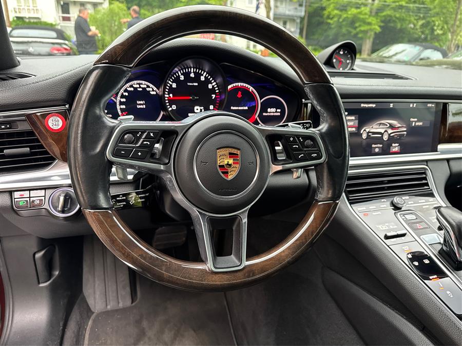 2018 Porsche Panamera 4 AWD photo